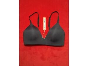 Skims Wireless Form T Shirt Bra Color ONYX Size 32A